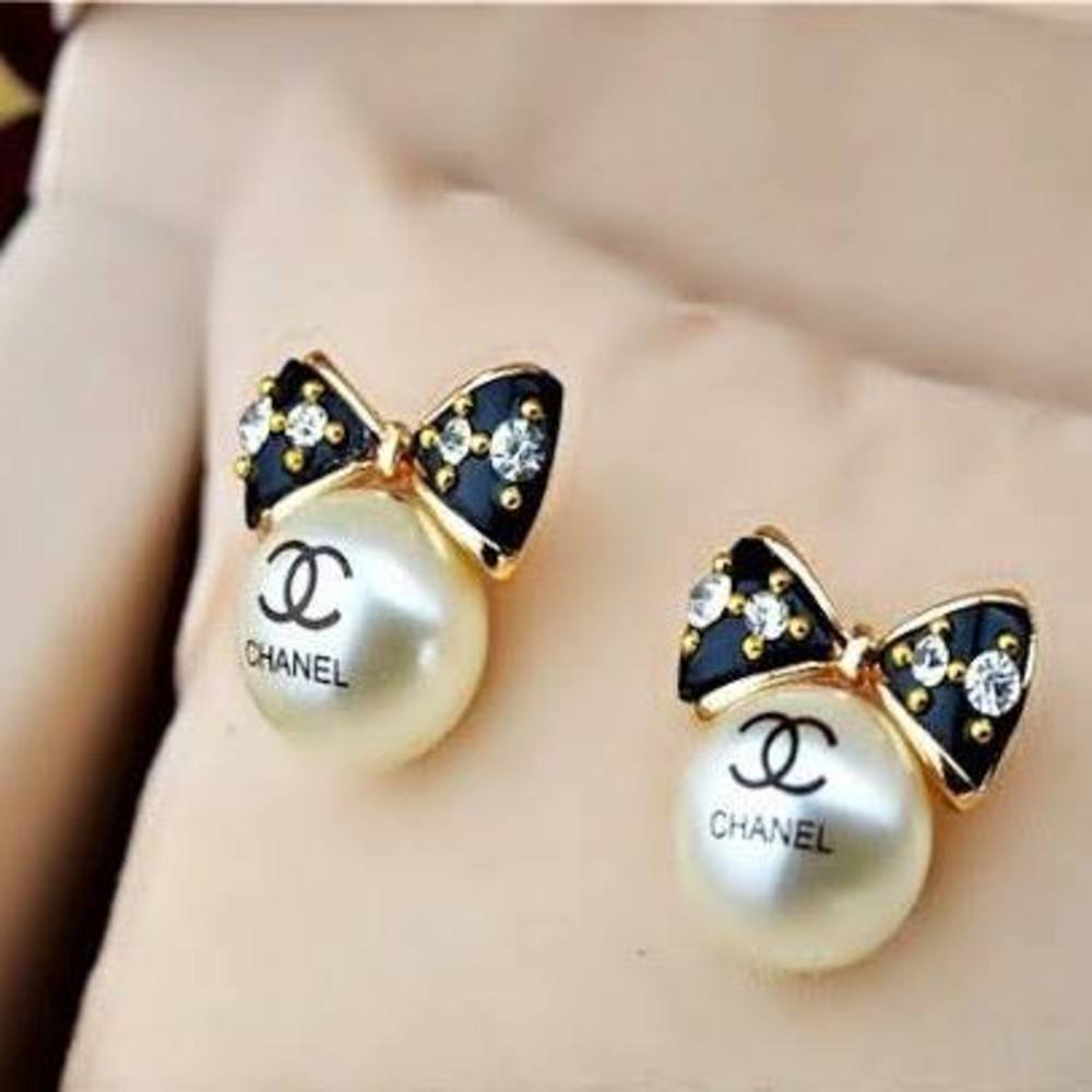 Meet your Posher, Leslie